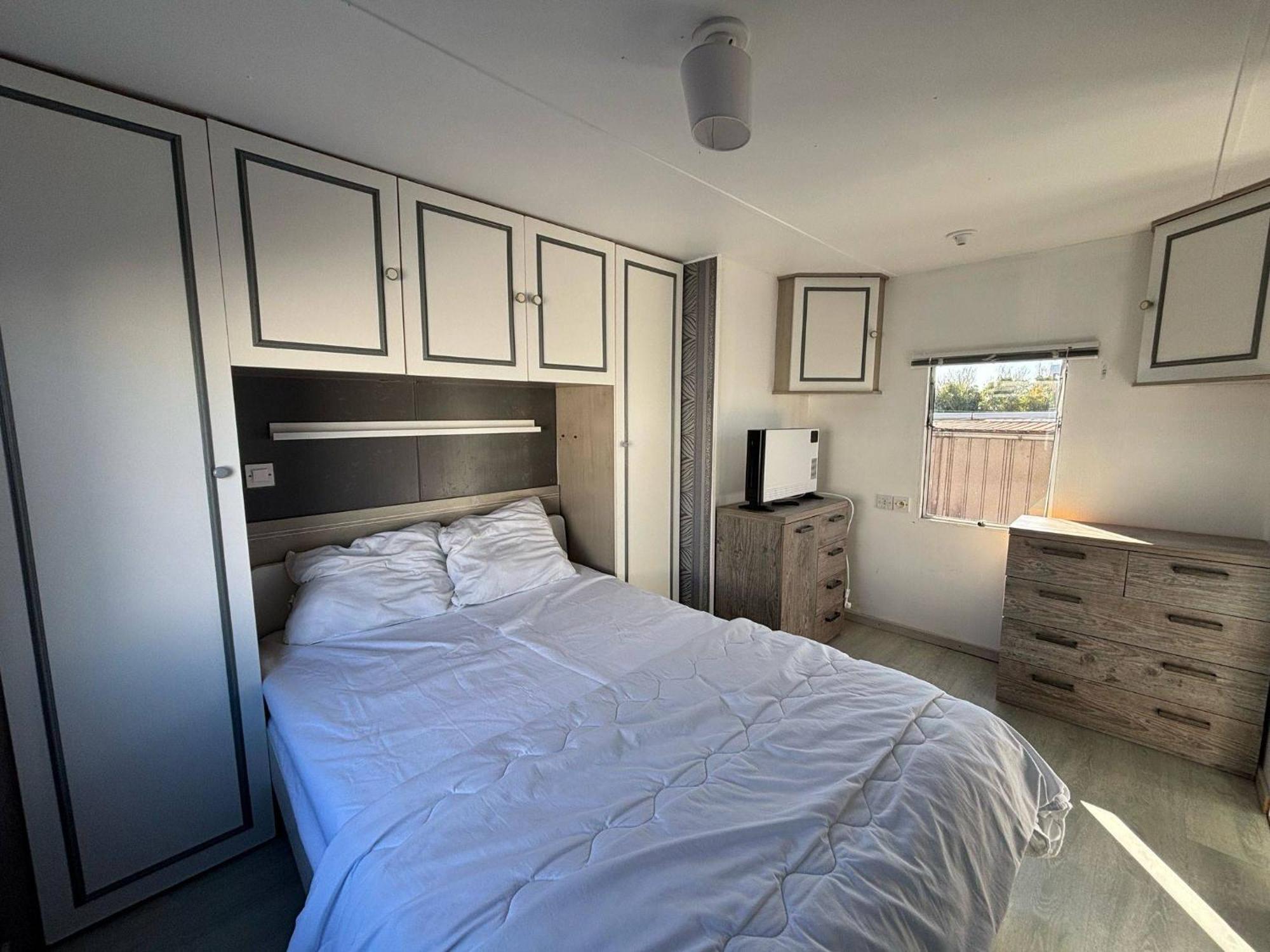 Mobile Home Au Camping New Vennepark Harendijk Exterior photo